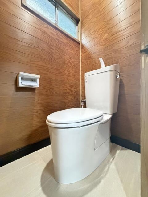 篠崎町七丁目戸建のトイレ