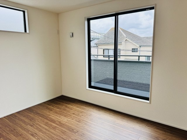 八王子市　楢原町　新築一戸建て　２期の寝室|～2階8.0帖の主寝室　ベッドなど大型家具のレイアウトもしやすい広さです～