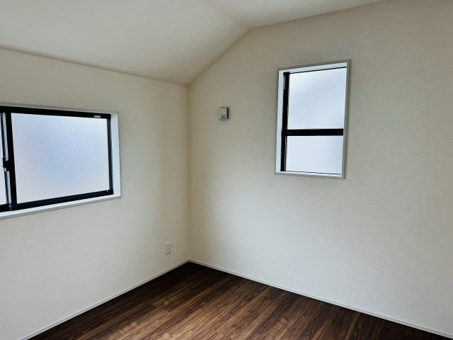 八王子市　楢原町　新築一戸建て　２期の洋室|～2階5.0帖の洋室　2面採光で明るく風通しの良いお部屋です～