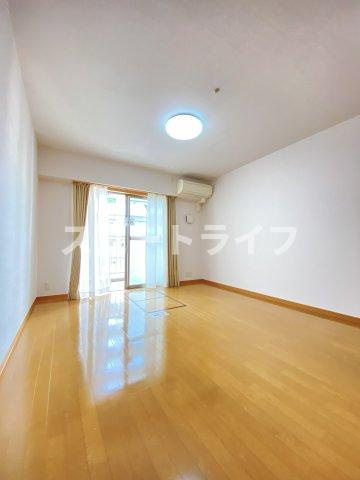 大阪市淀川区西宮原１丁目の賃貸マンションの居間・リビング