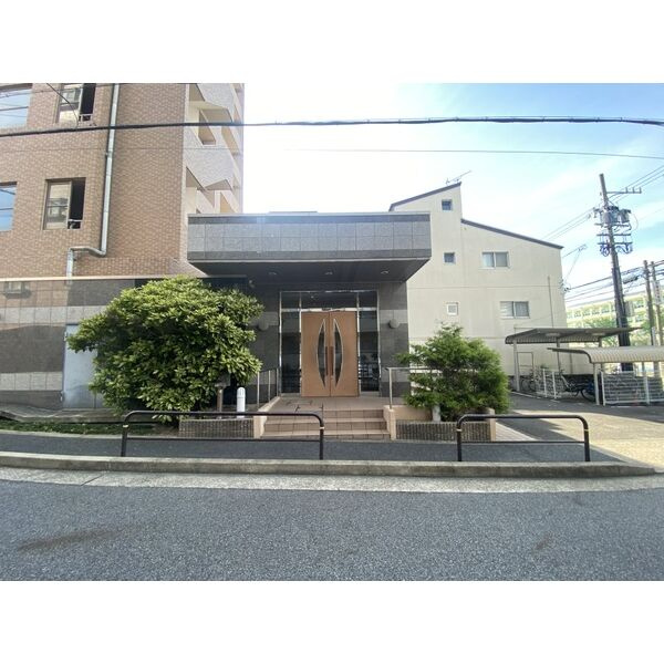 エスポワール本山　名古屋市賃貸　仲介手数料無料のエントランス