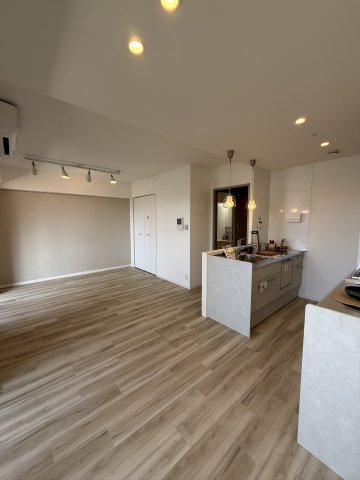 コモダス奈良屋の居間・リビング