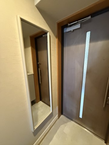 コモダス奈良屋の玄関