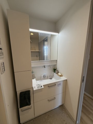 コモダス奈良屋の独立洗面台