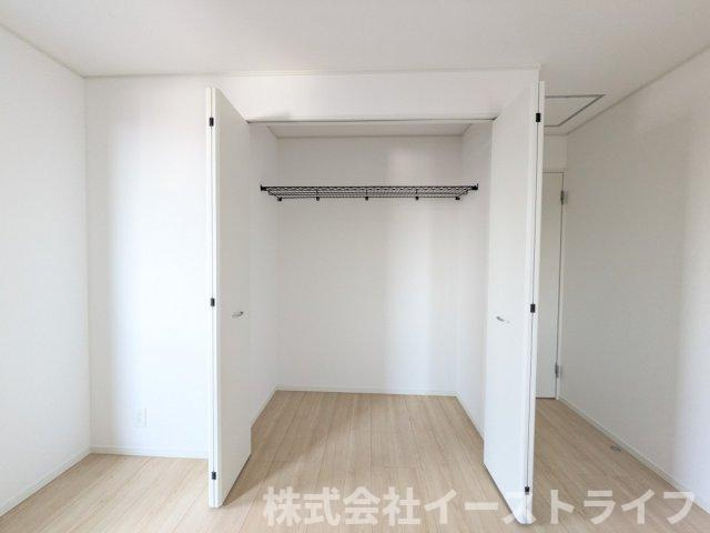 【新築戸建】　いわき市小名浜岡小名第4　全2棟の収納|同社施工写真　大きなスペースがあり、収納には困りません