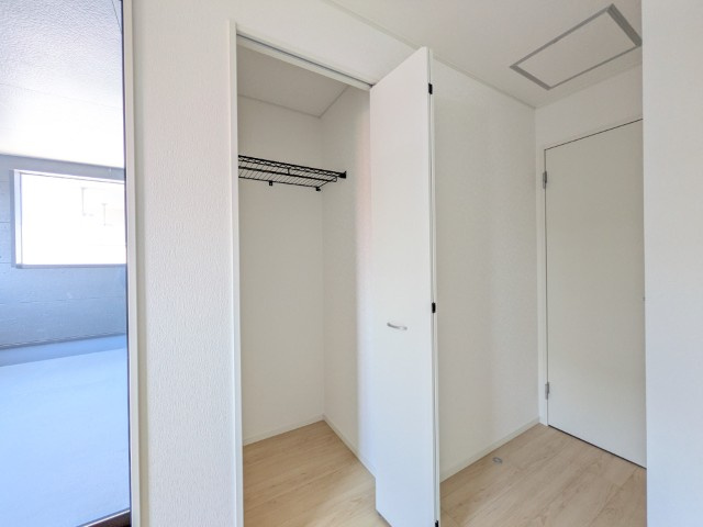 【新築戸建】　いわき市小名浜岡小名第4　全2棟の収納|同社施工写真　各居室に収納スペースがあり、収納が充実した物件です。
