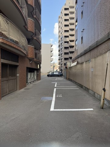星和今泉コーポラスの駐車場