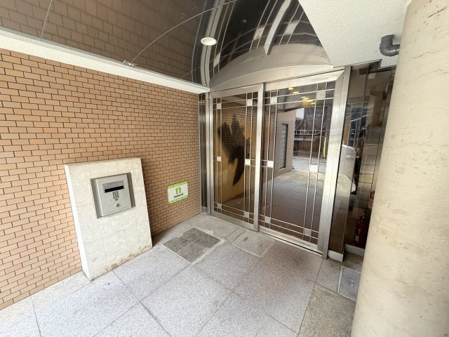 サンパレス２１六甲Ⅱのエントランス