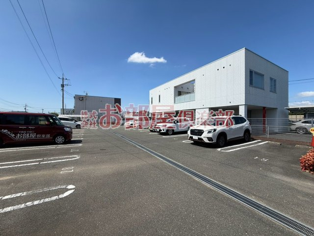 ソラーレ梅満の駐車場|駐車場完備です