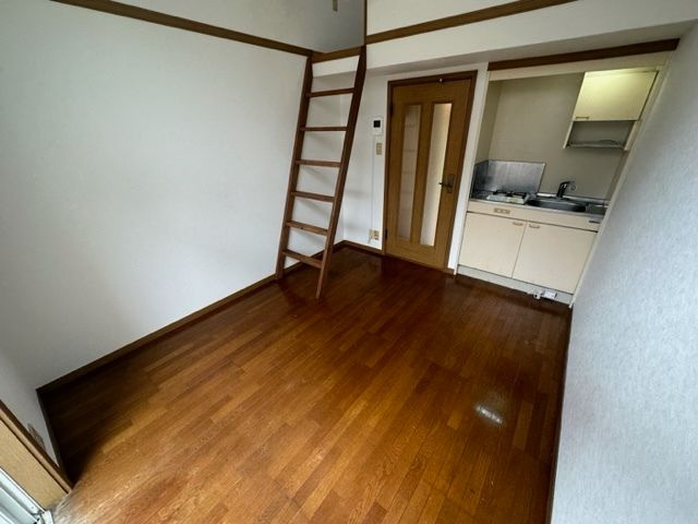 アーデンハイム和白の内装