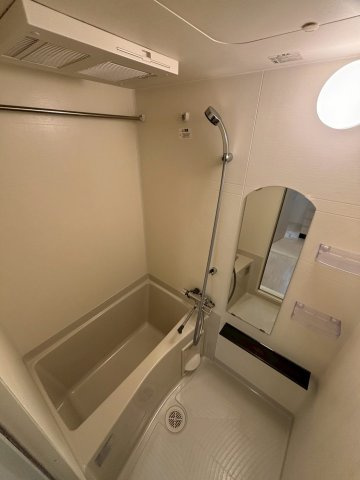 プレサンス神戸元町ベルシオンの浴室|同物件別部屋写真