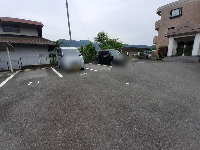 ドリームシャトー深川の駐車場|駐車場に車を止められます