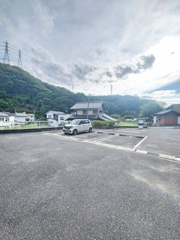レジデンスＫ　Ⅱの駐車場|駐車場完備です