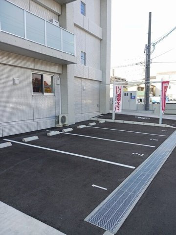 フォームの駐車場|駐車場に車を止められます