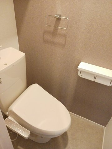 カーサ　健のトイレ|落ち着いた色調のトイレです