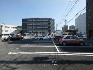 あさひレジデンス表町の駐車場|高崎、前橋、伊勢崎エリアのお部屋探しはエンドスケープまで！お客様の理想お聞かせ下さい♪