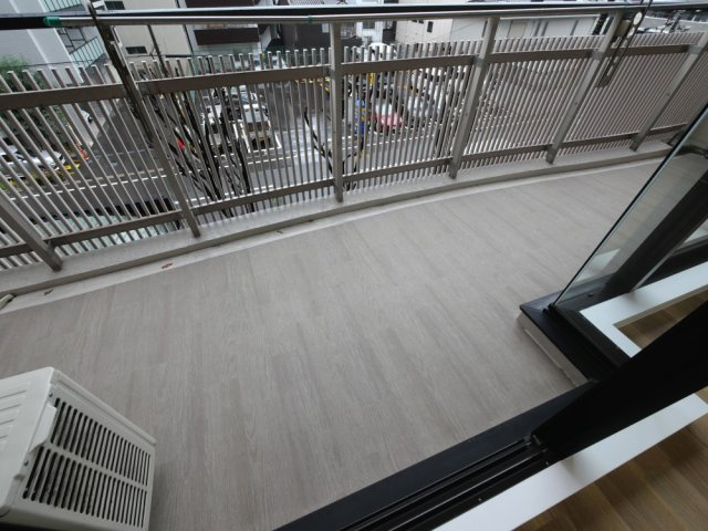 フロンティアタワー難波EAST　(旧グランソレイユ日本橋)のバルコニー