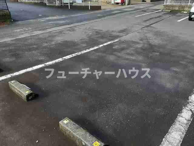 クレストール　カーサの駐車場|駐車場があります