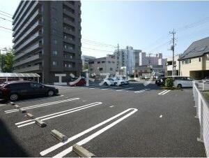 あさひレジデンス表町の駐車場|高崎、前橋、伊勢崎エリアのお部屋探しはエンドスケープまで！お客様の理想お聞かせ下さい♪
