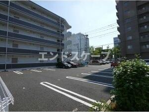 あさひレジデンス表町の駐車場|高崎、前橋、伊勢崎エリアのお部屋探しはエンドスケープまで！お客様の理想お聞かせ下さい♪