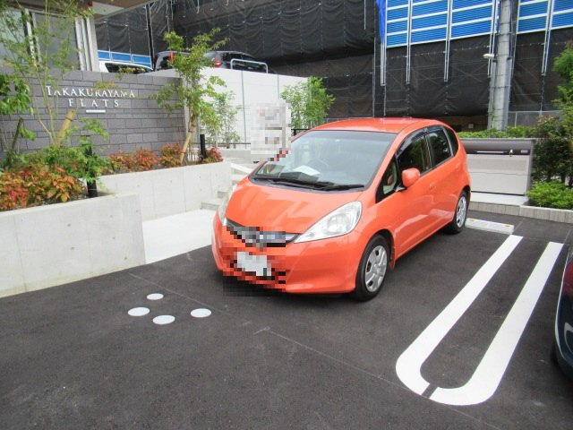 高倉山フラッツの駐車場