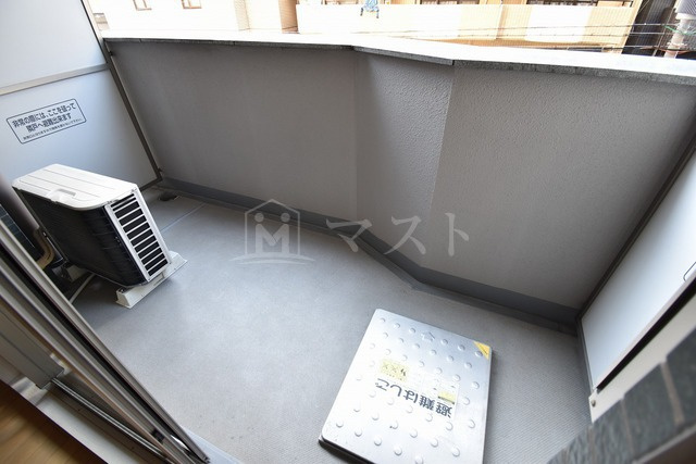アーデン堺筋本町のバルコニー