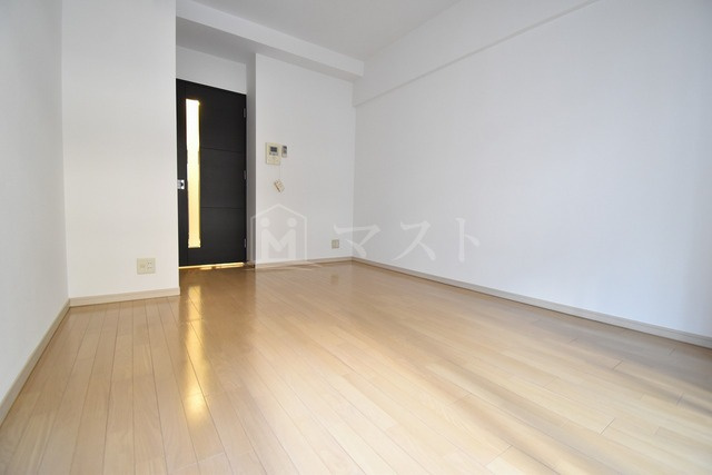 アーデン堺筋本町の居間・リビング|角部屋は小窓有り