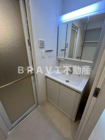 スプランディッド玉造　BRAVI不動産の洗面所|【スプランディット玉造】明るい洗面所です