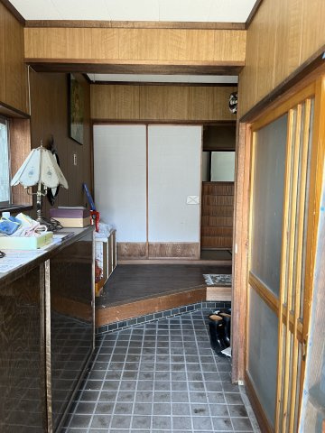 平田町　戸建の玄関