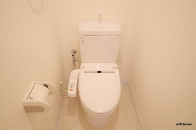 クレグラン北梅田　仲介手数料無料のトイレ