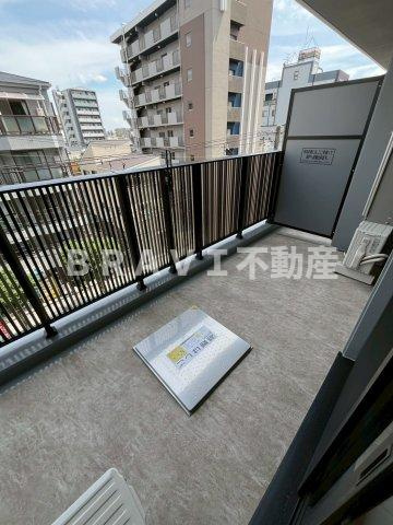 スプランディッド玉造　BRAVI不動産のバルコニー|【スプランディット玉造】バルコニーからの眺めを楽しみながら食事をしませんか