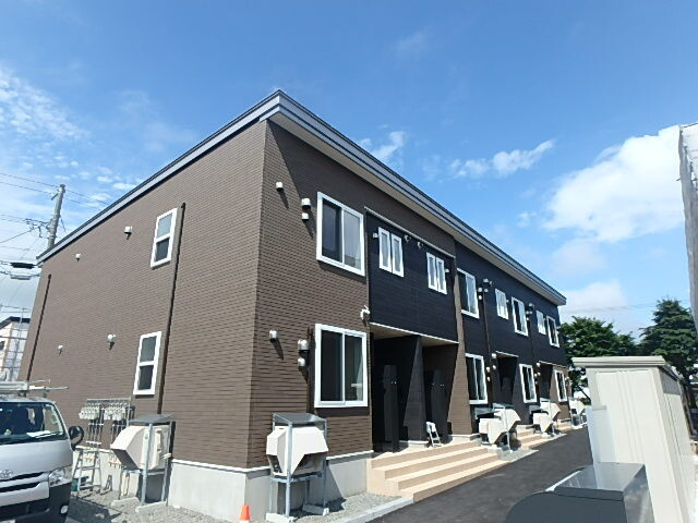 苫小牧市もえぎ町１丁目のアパート