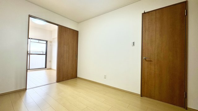 グローリアスハイツ春日井の洋室