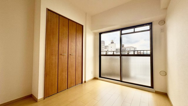 グローリアスハイツ春日井の洋室