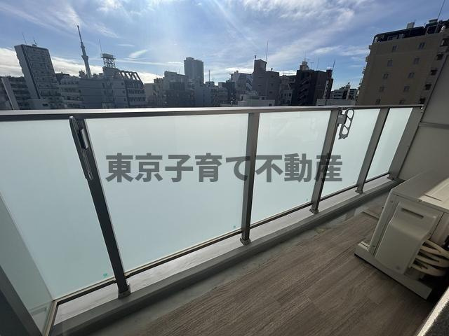 プライムメゾン入谷のバルコニー