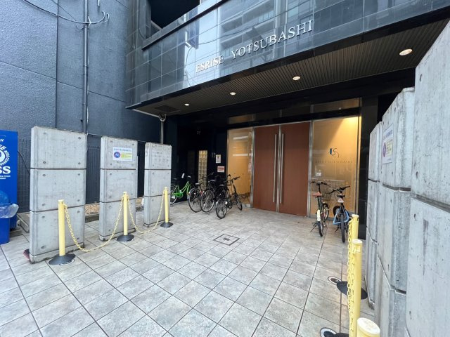エスライズ四ツ橋のエントランス