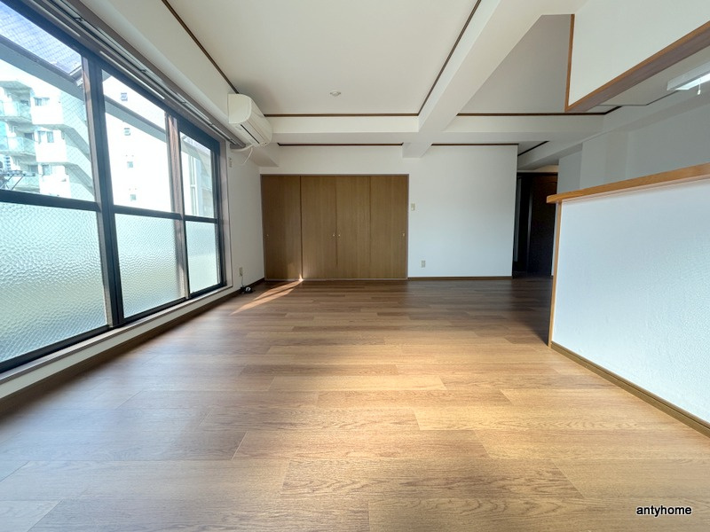 トミーズマンション　仲介手数料無料の居間・リビング