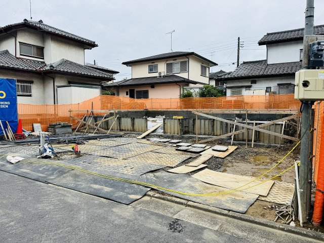 八王子市　北野台　新築一戸建ての駐車場|～並列3台駐車可能カースペース～