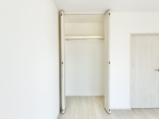 ライオンズマンション平和ヶ丘の収納|洋室②収納