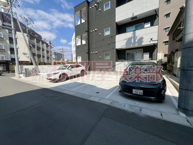 THE NOBLES 久留米中央の駐車場