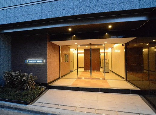ステージファースト新宿西落合のエントランス