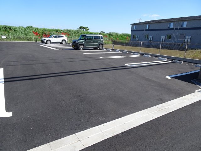Epoch residenceの駐車場