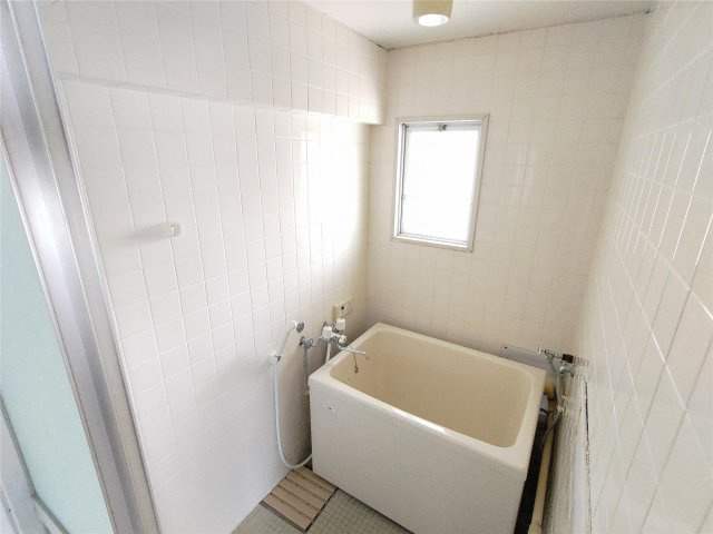 パティオ通町の浴室|日々の疲れを癒すお風呂付です