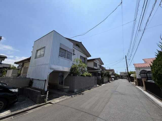 千葉市美浜区磯辺１丁目の前面道路含む現地写真