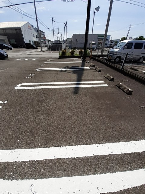 フィオーレ鏡川の駐車場|駐車場