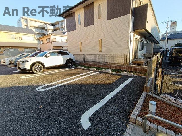 GENOVIA東川口の駐車場