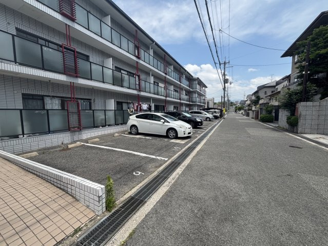 シンフォニーレジデンス藤沢台の駐車場