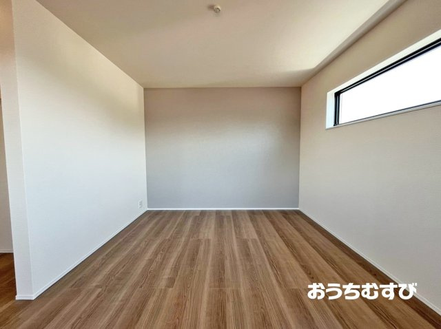 小牧市横内（全1棟）の前面道路含む現地写真