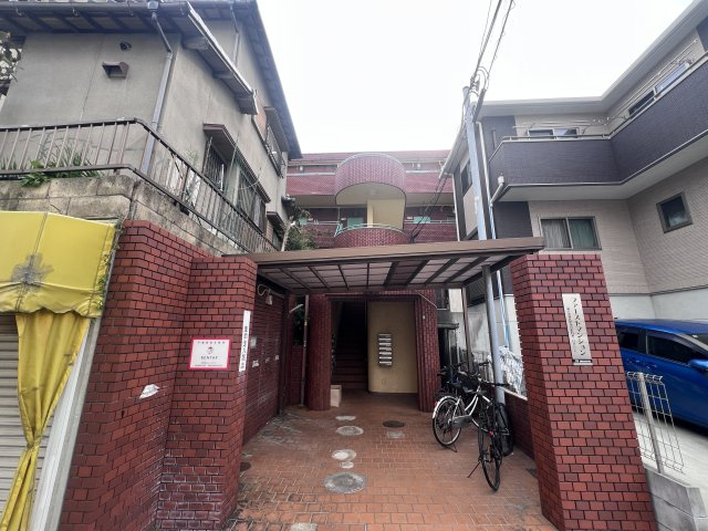ファーストマンションの外観