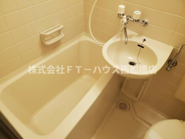 メゾン市川の浴室